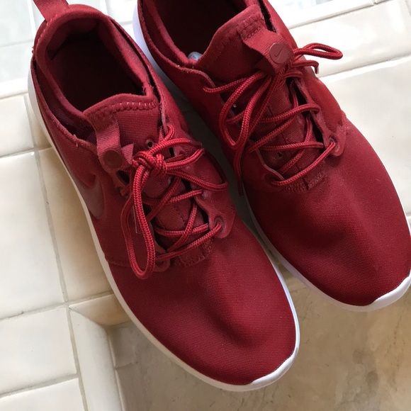 Nike Shoes - Nike Roche maroon and white sneakers